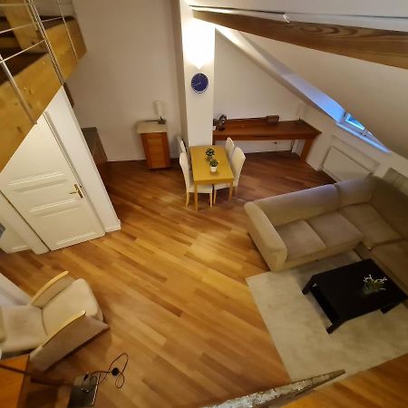 Astronomical Clock Apartments Прага Екстериор снимка