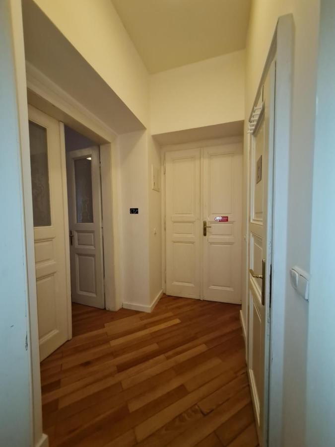 Astronomical Clock Apartments Прага Екстериор снимка