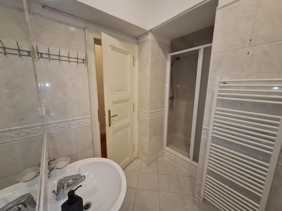 Astronomical Clock Apartments Прага Екстериор снимка