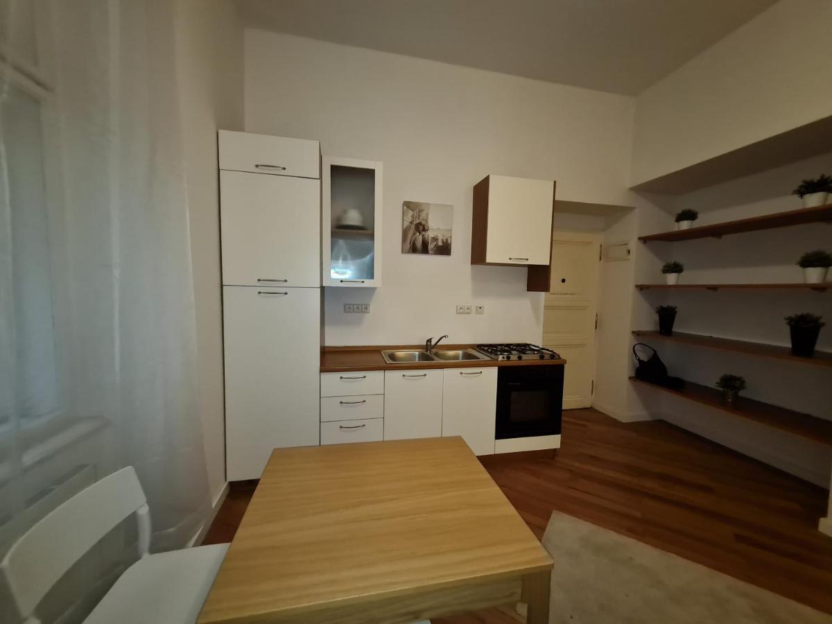 Astronomical Clock Apartments Прага Екстериор снимка