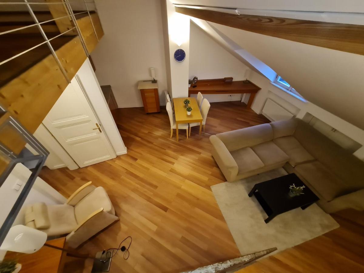 Astronomical Clock Apartments Прага Екстериор снимка